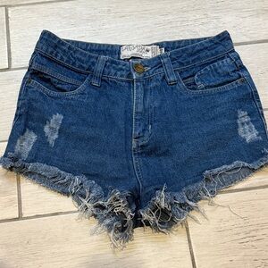 🍑 Brazilian Frayed Hem Jean Shorts